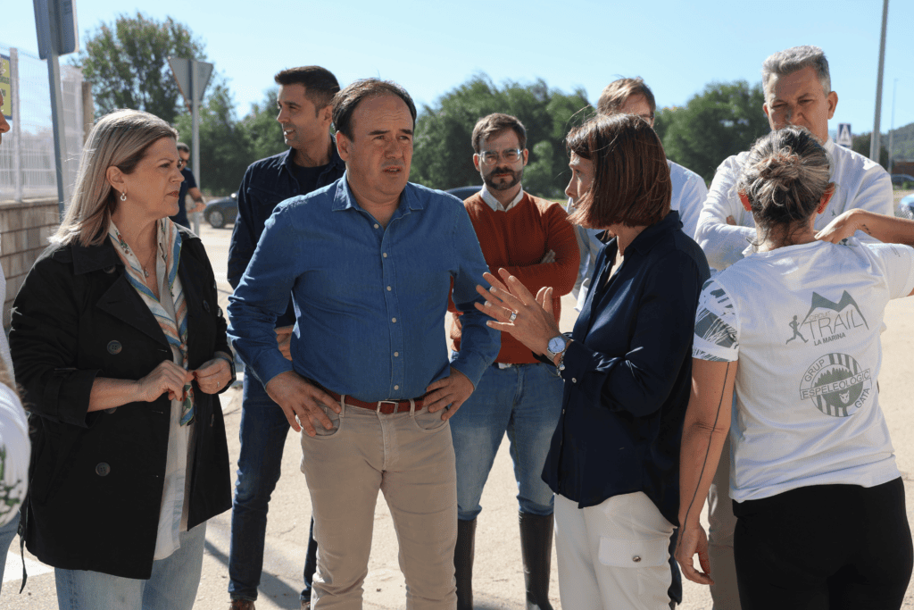 Pérez Llorca defiende que los planes antirriadas incluyan la limpieza de cañas de cauces
