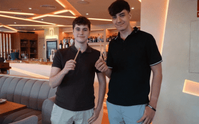 Dos jóvenes crean unas cucharillas de café comestibles para ayudar a combatir el cambio climático