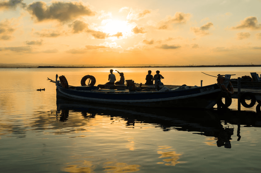 Ivace+i Energía impulsa la electrificación de las barcas tradicionales de l’Albufera de València, El Hondo de Elche y Las Salinas de Torrevieja